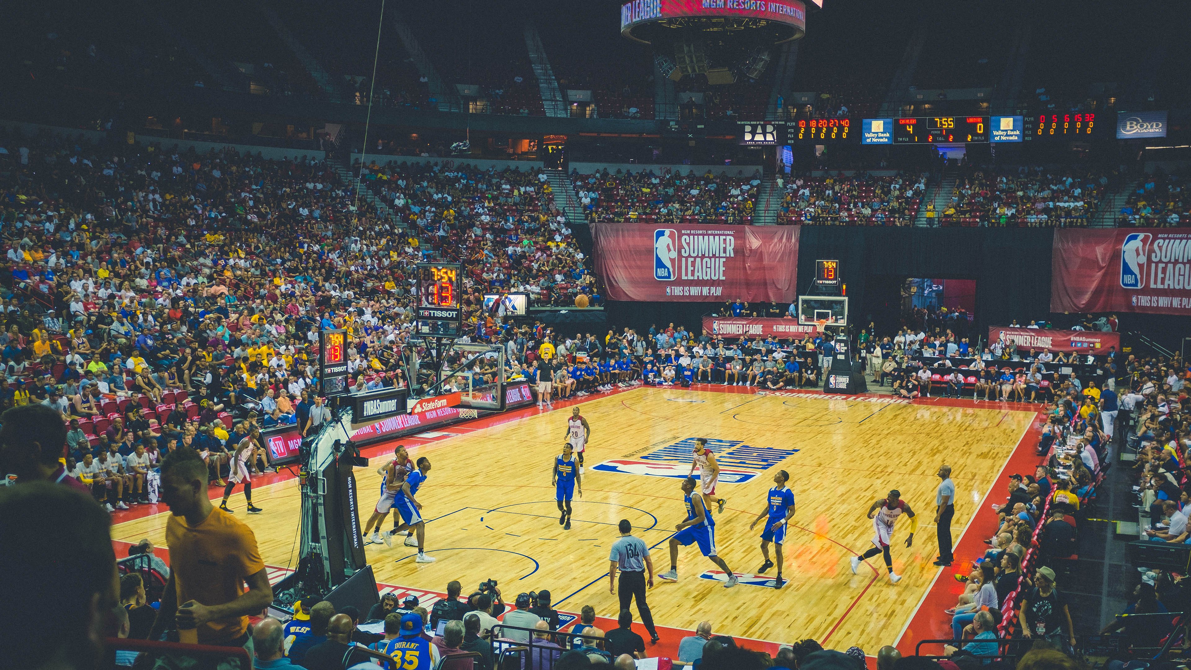 NBA新赛季前瞻,巨星转会、新秀崛起与总冠军争夺战一触即发