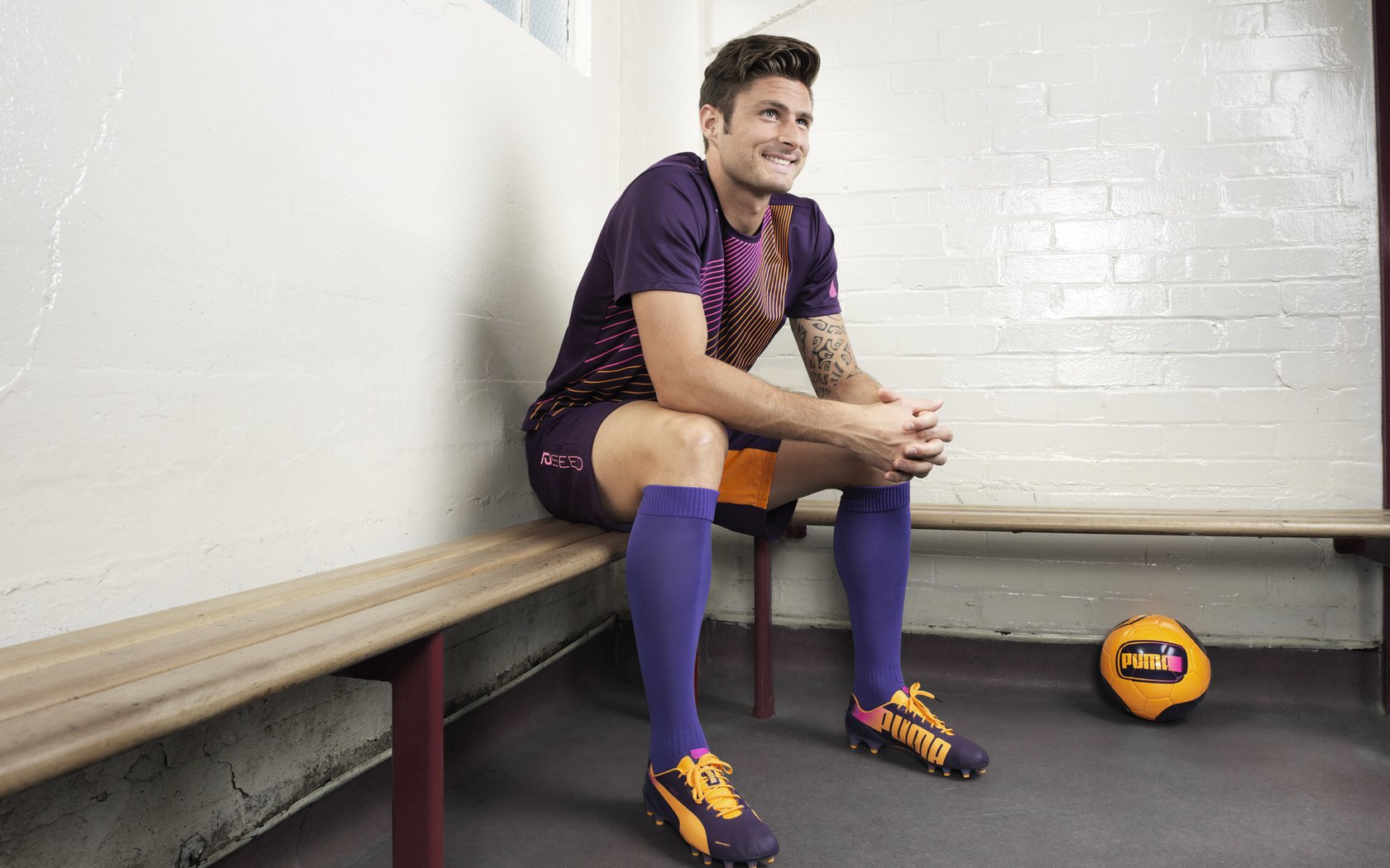 纳达尔鏖战五盘惊险晋级，法网十四冠之路再启程