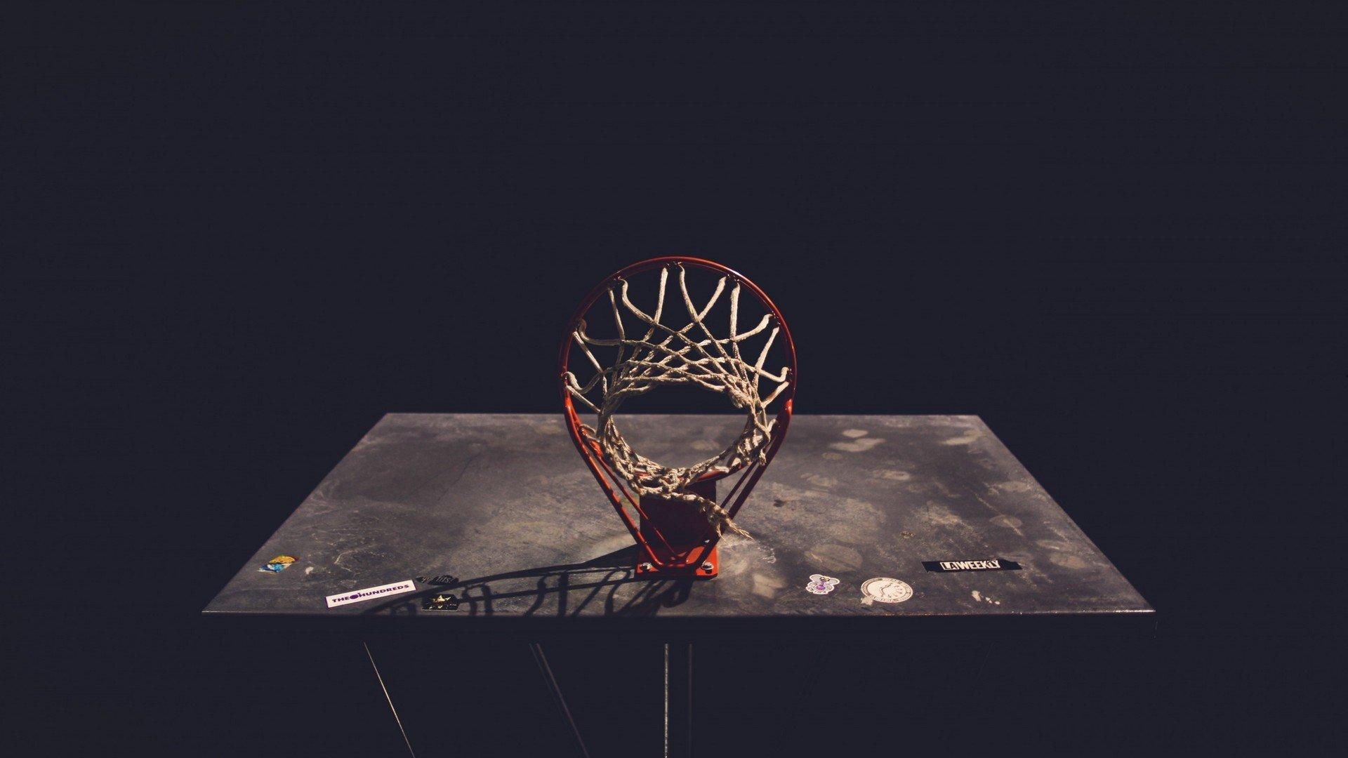 瓦伦西亚主场力克十人毕尔巴鄂竞技,圣马里亚传射建功锁定胜局