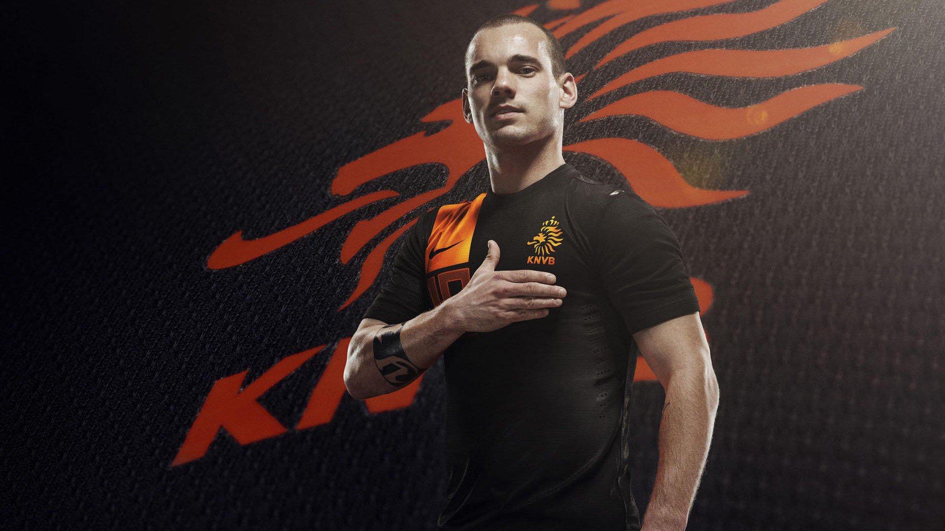 曼城新星埃切韦里冬窗动向引猜测,多方澄清暂无回归河床计划